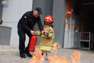 В Університеті провели День безпеки для юних гостей В Університеті провели День безпеки для юних гостей