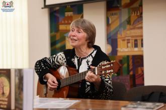 У ЛДУБЖД відбулася зустріч із Ольгою Донеччанкою – поетесою, письменницею, музиканткою та волонтеркою