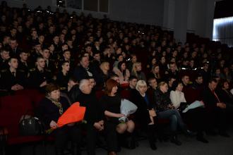 Вона одна- всьому причина, у ній початок і кінець Вона одна- всьому причина, у ній початок і кінець