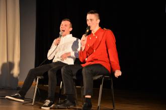 Вона одна- всьому причина, у ній початок і кінець Вона одна- всьому причина, у ній початок і кінець