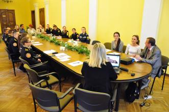 Проведено круглий стіл на тему «Особливості сучасного менеджменту: лідерство, керівництво, державне управління»