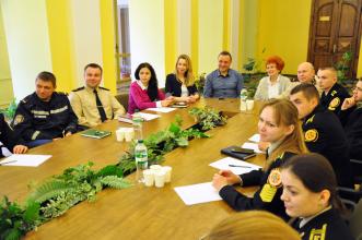 Проведено круглий стіл на тему «Особливості сучасного менеджменту: лідерство, керівництво, державне управління»