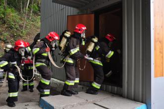 Кафедрою пожежної тактики та аварійно-рятувальних робіт організовано та проведено змагання «На кращу ланку ГДЗС» між навчальними  взводами  4-го курсу Навчально-наукового Інституту пожежної та техногенної безпеки