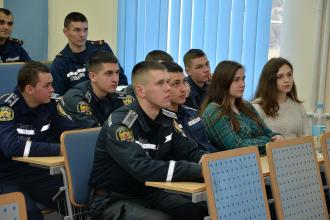 Людина і суспільство в добу інформаційних технологій: в Університеті відбулась лекція-дискусія Людина і суспільство в добу інформаційних технологій: в Університеті відбулась лекція-дискусія