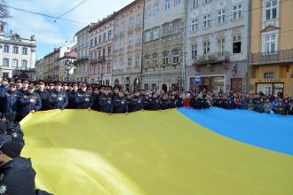 Курсанти Університету долучилися до масового виконання державного Гімну України у центрі Львова