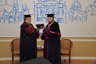 На засіданні Вченої ради ЛДУ БЖД  професора Кінгстонського університету доктора Флауерса було нагороджено дипломом Doctor Honoris Causa.