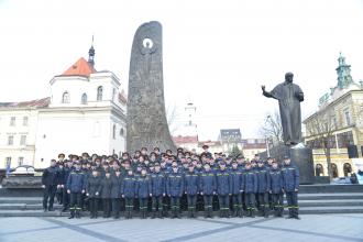 Курсанти Львівського державного університету безпеки життєдіяльності взяли участь в акції на підтримку полонених українських моряків