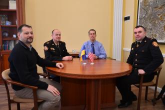 У Львівському державному університеті безпеки життєдіяльності проводиться обмін досвідом щодо гасіння та попередження лісових пожеж з американськими колегами У Львівському державному університеті безпеки життєдіяльності проводиться обмін досвідом щодо гасіння та попередження лісових пожеж з американськими колегами