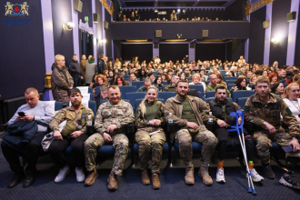 Курсанти, офіцери та ветерани війни Львівського державного університету безпеки життєдіяльності долучилися до прем’єрного показу фільму «PALYANYTSIA» Курсанти, офіцери та ветерани війни Львівського державного університету безпеки життєдіяльності долучилися до прем’єрного показу фільму «PALYANYTSIA»