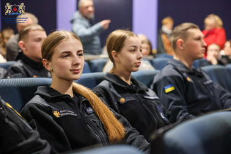 Курсанти, офіцери та ветерани війни Львівського державного університету безпеки життєдіяльності долучилися до прем’єрного показу фільму «PALYANYTSIA» Курсанти, офіцери та ветерани війни Львівського державного університету безпеки життєдіяльності долучилися до прем’єрного показу фільму «PALYANYTSIA»