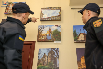 Курсанти, офіцери та ветерани війни Львівського державного університету безпеки життєдіяльності долучилися до прем’єрного показу фільму «PALYANYTSIA» Курсанти, офіцери та ветерани війни Львівського державного університету безпеки життєдіяльності долучилися до прем’єрного показу фільму «PALYANYTSIA»