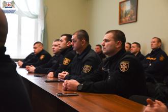 Життя у стані стресу: типологія, причини, допомога при затяжних стресових реакціях у роботі з підлеглими