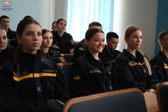 Зустріч поколінь: ветерани пожежної охорони поспілкувалися з курсантами ЛДУБЖД