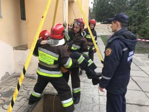 Кафедрою  пожежної тактики та аварійно-рятувальних робіт було організовано та проведено практичне заняття за темою «Робота в апаратах та стисненому повітрі в обмеженому просторі»