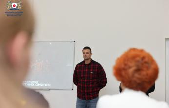 Випускник ЛДУБЖД поділився з курсантами досвідом військової служби