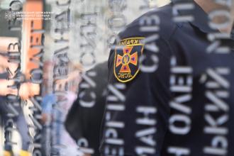 Світло пам'яті та вдячності: представники університету відвідали меморіал полеглим захисникам Світло пам'яті та вдячності: представники університету відвідали меморіал полеглим захисникам