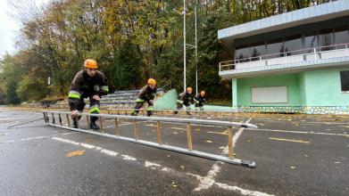 На базі навчально-спортивного комплексу Університету проводяться практичні заняття на навчальній башті