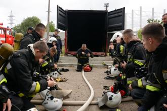 Відпрацювання практичних навичок у вогневому тренажері контейнерного типу