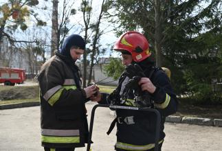 Майбутні інструктори з Головного управління Державної служби України з надзвичайних ситуацій в Івано-Франківській області проходять тренінг на базі навчально-тренувального полігону ЛДУ БЖД