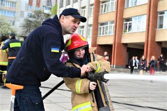 БЕЗПЕЧНЕ СУСПІЛЬСТВО ПОЧИНАЄТЬСЯ З ДИТИНСТВА