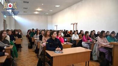 Воєнний досвід та психологічна підтримка: для здобувачів вищої освіти ЛДУ БЖД відбулась зустріч із піротехніком