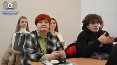 Воєнний досвід та психологічна підтримка: для здобувачів вищої освіти ЛДУ БЖД відбулась зустріч із піротехніком