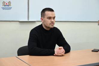 Війна зсередини: в Університеті відбулась зустріч курсантів з військовим Богданом Осадчим 