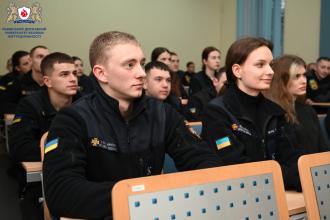 Здобувачі вищої освіти ЛДУБЖД ознайомилися із протидією дезінформації в інформаційному середовищі України в період війни в системі ДСНС 