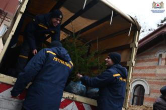 Посадити дерево, здобути омріяний фах, врятувати людське життя: майбутні лейтенанти висадили понад 200 дерев у парку Університету