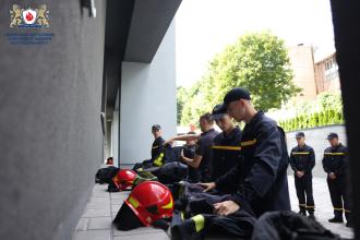 Першокурсники опановують навички пожежно-рятувальної справи