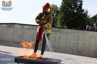 ЯСКРАВА ПРИГОДА ЮНИХ РЯТУВАЛЬНИКІВ ПРОДОВЖУЄТЬСЯ ЯСКРАВА ПРИГОДА ЮНИХ РЯТУВАЛЬНИКІВ ПРОДОВЖУЄТЬСЯ