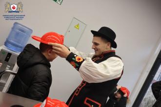 Святкова казка для внутрішньо переміщених осіб: День Святого Миколая в ЛДУБЖД