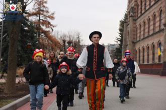 Святкова казка для внутрішньо переміщених осіб: День Святого Миколая в ЛДУБЖД