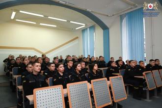 Добро, милосердя, співчуття: курсанти Університету зустрілись із представниками благодійної організації «Із янголом на плечі»