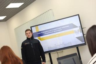 Adjunct: інтелектуальна дуель науки, змагання розумного з прекрасним