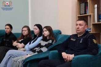 Робота жінки-медика на передовій: досвід, практика 