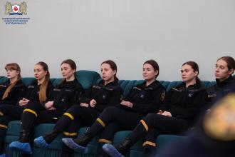 Робота жінки-медика на передовій: досвід, практика 