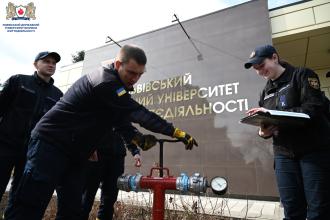 Здійснення нагляду за зовнішнім протипожежним водопостачанням: курсанти ЛДУБЖД удосконалюють практичні навички