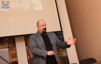 У Шевченкові березневі дні говорили про Шевченка в стінах ЛДУ БЖД із директором Дому Франка Богданом Тихолозом