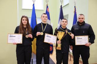 Здобувачі освіти Вінницького ліцею безпекового спрямування та національно-патріотичного виховання ЛДУБЖД здобули перемогу в чемпіонаті з настільного тенісу серед ліцеїстів системи МВС. Здобувачі освіти Вінницького ліцею безпекового спрямування та національно-патріотичного виховання ЛДУБЖД здобули перемогу в чемпіонаті з настільного тенісу серед ліцеїстів системи МВС.