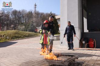 Важливі знання та щирі емоції: школярі Львова спробували себе у ролі рятувальників