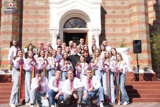 Відродження давніх традицій: гаївки біля Церкви Покрови Пресвятої Богородиці 