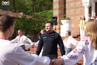 Відродження давніх традицій: гаївки біля Церкви Покрови Пресвятої Богородиці 