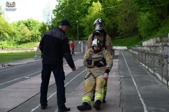 Здобувачі вищої освіти ЛДУБЖД удосконалюють практичні навички порятунку потерпілого під час рятувальних робіт
