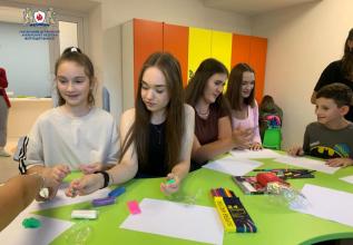 Соціальна підтримка в складних життєвих обставинах: студенти-першокурсники ЛДУБЖД взяли участь в організації групового арттерапевтичного заняття