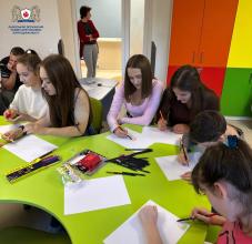 Соціальна підтримка в складних життєвих обставинах: студенти-першокурсники ЛДУБЖД взяли участь в організації групового арттерапевтичного заняття