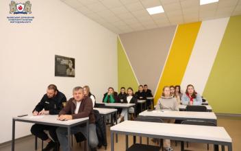 Науковий досвід в дії: аспіранти проводять лекції з актуальних питань менеджменту