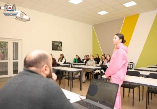 Науковий досвід в дії: аспіранти проводять лекції з актуальних питань менеджменту