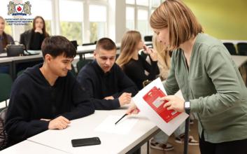 Науковий досвід в дії: аспіранти проводять лекції з актуальних питань менеджменту