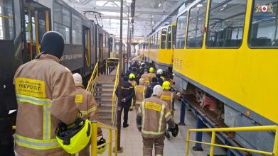 Гасіння пожеж на електротранспорті: практичні заняття з «Пожежної тактики» Гасіння пожеж на електротранспорті: практичні заняття з «Пожежної тактики»